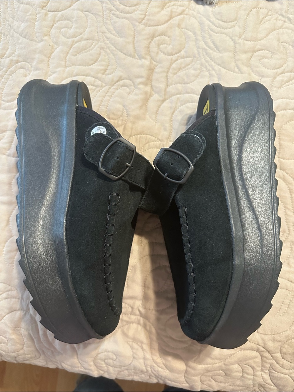 Hey Dude womens Black Suede Slip-On Clog - Picture 2 of 5